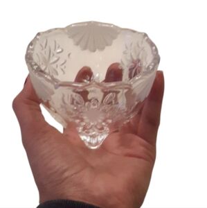 Small round clear glass serving candy dish
